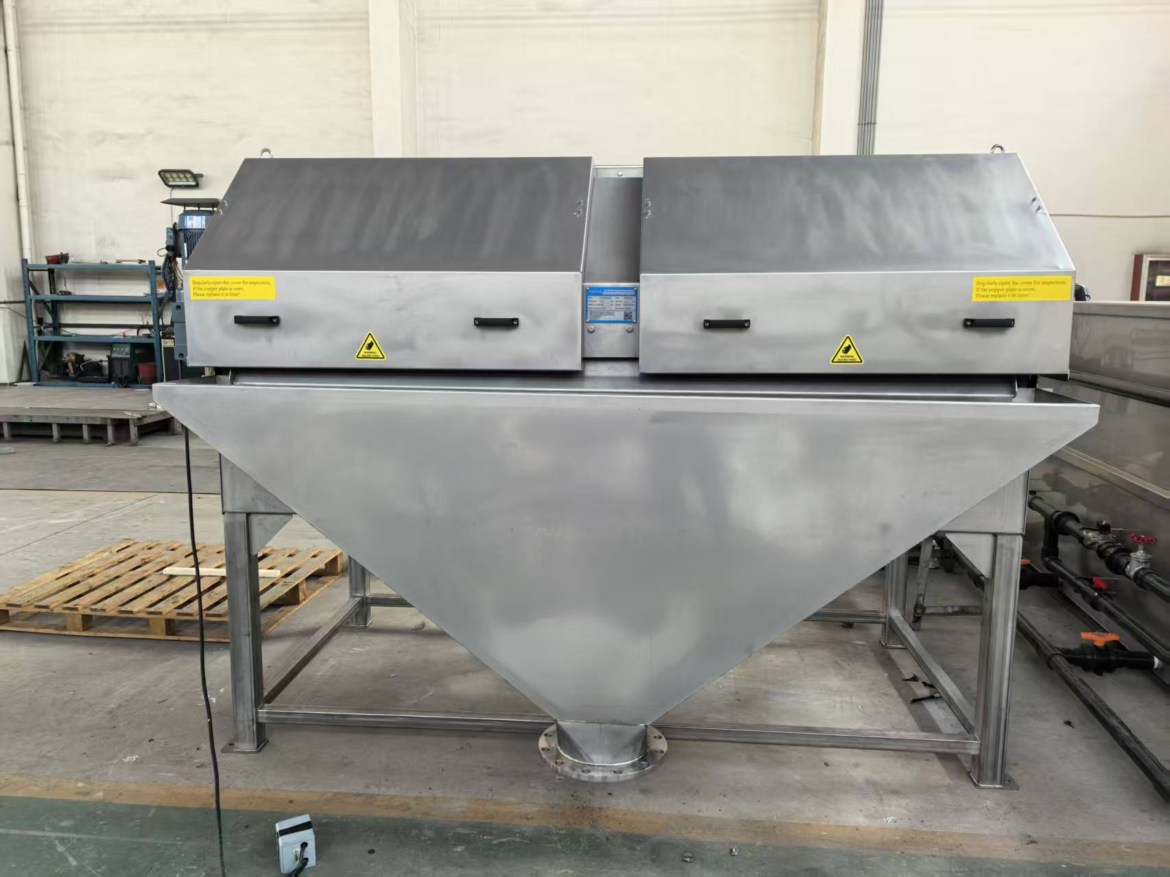 Rotary drum screen externally fed for food processing