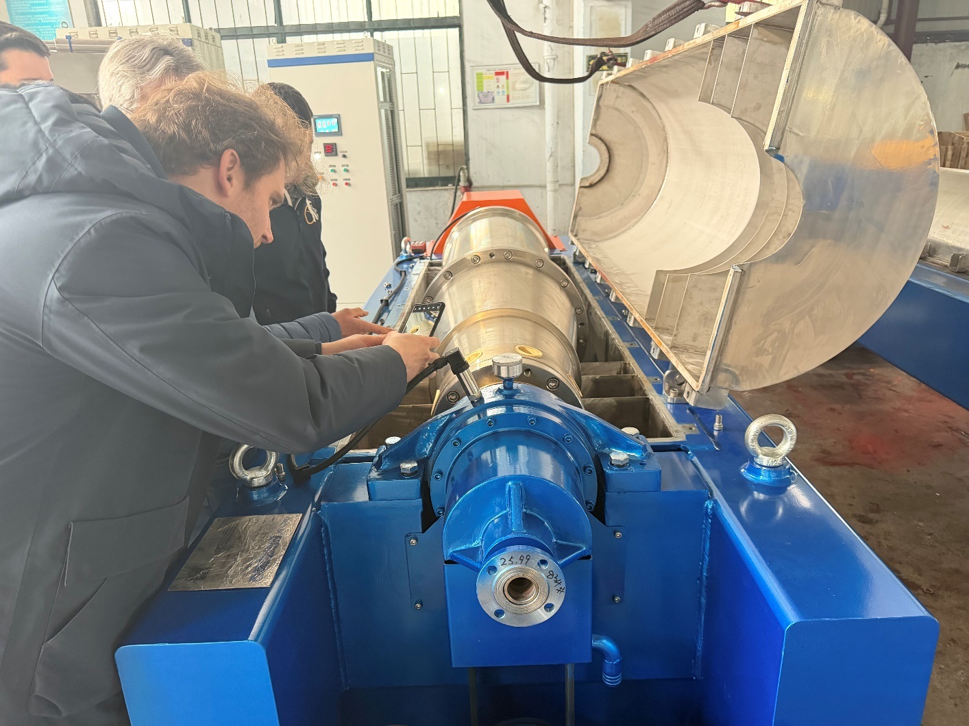 horizontal decanter centrifuge for wastewater treatment